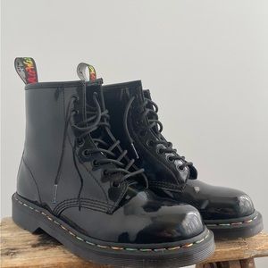 Dr Martens JADON HI RAINBOW PATENT
PLATFORM BOOTS